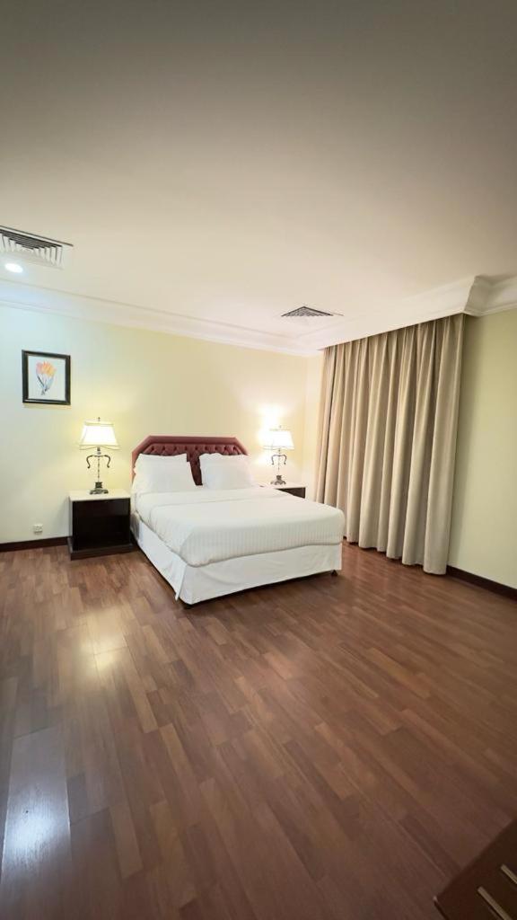 The Palace Suites Khobar Exterior foto