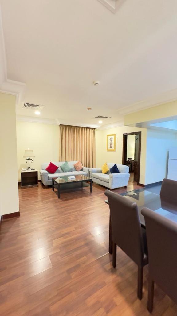 The Palace Suites Khobar Exterior foto
