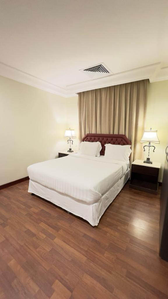 The Palace Suites Khobar Exterior foto