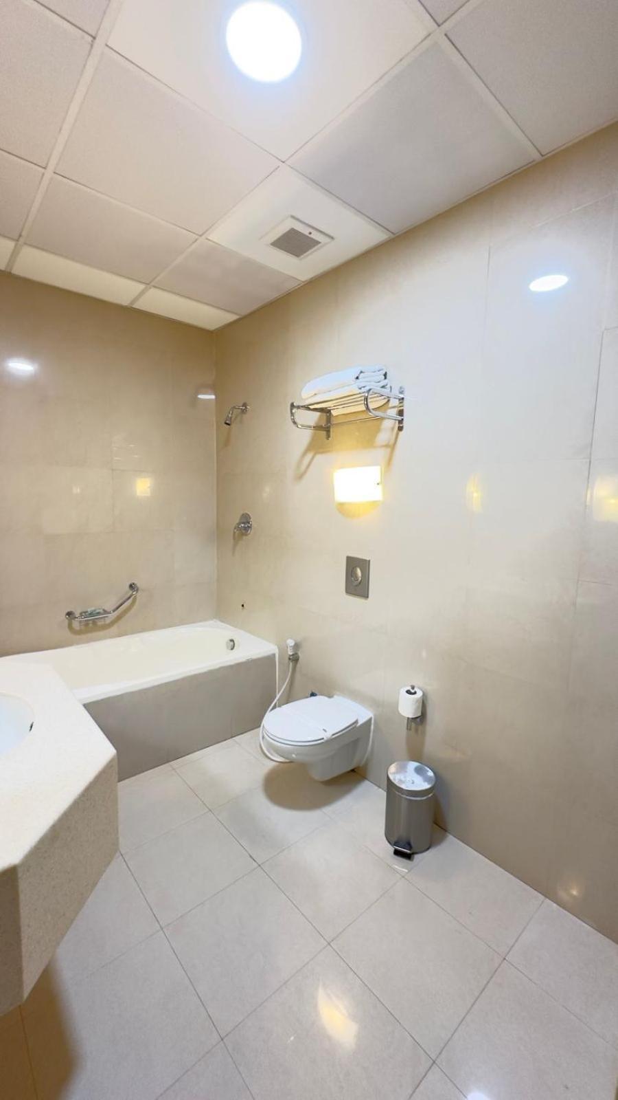 The Palace Suites Khobar Exterior foto