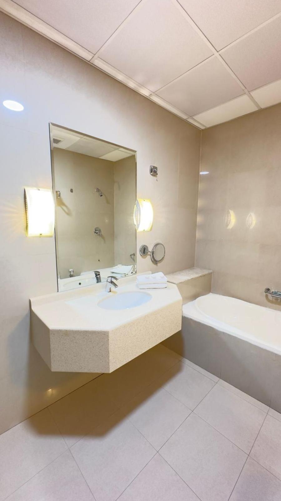 The Palace Suites Khobar Exterior foto